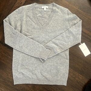 Nordstrom v neck cashmere sweater NWT, gray